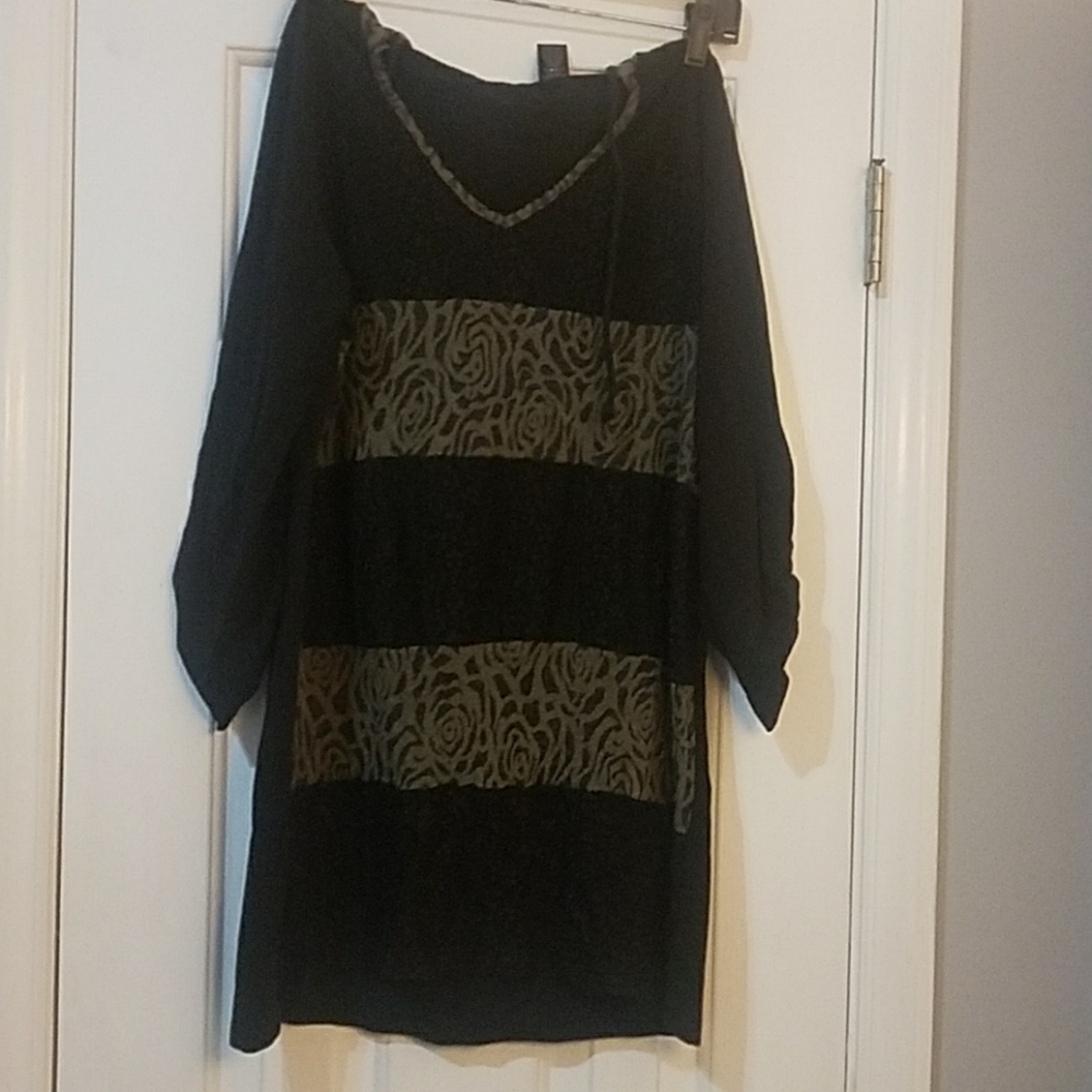 BKE- Boutique pull over with hoodie
